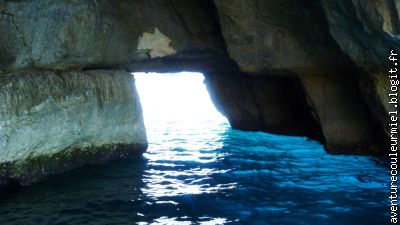Sous la blue Grotto